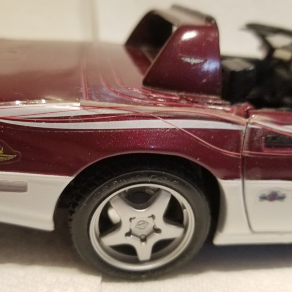 Corvette 1995 Indy 500 vintage model car - Picture 14 of 16
